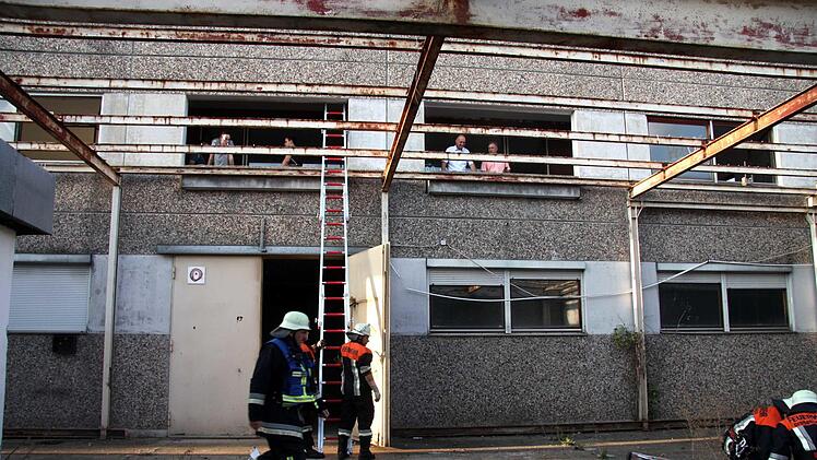 Szenen unangekündigten Übung der Feuerwehren Weisendorf und Großenseebach am Donnerstag, 20. September. Foto: Richard Sänger