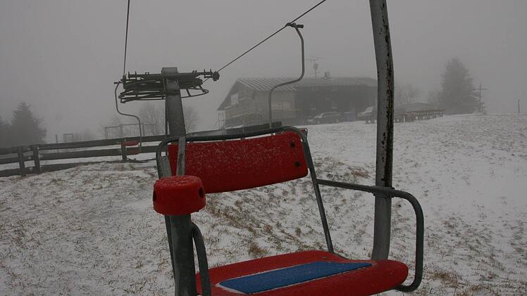 Der Sessellift am Feuerberg steht noch still.