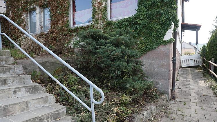 Die Treppen schwinden und der Sockel wird aufgefüllt.Marion Eckert