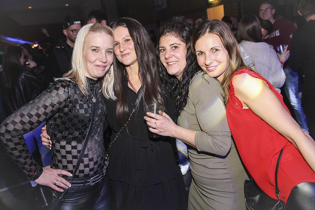 Mit vielen Party-Songs der 80er & 90er und Rock-Pop Klassikern