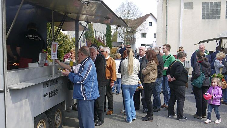 Impressionen vom ersten "Grüber Markttag" Foto: Berthold Köhler