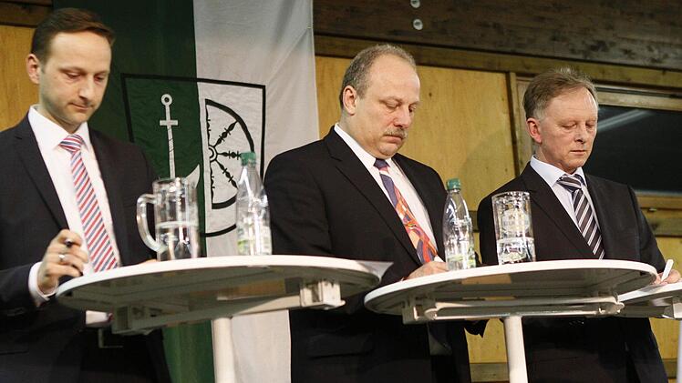Podiumsdiskussion in der Mainleuser Sommerhalle. Foto: Jochen Nützel