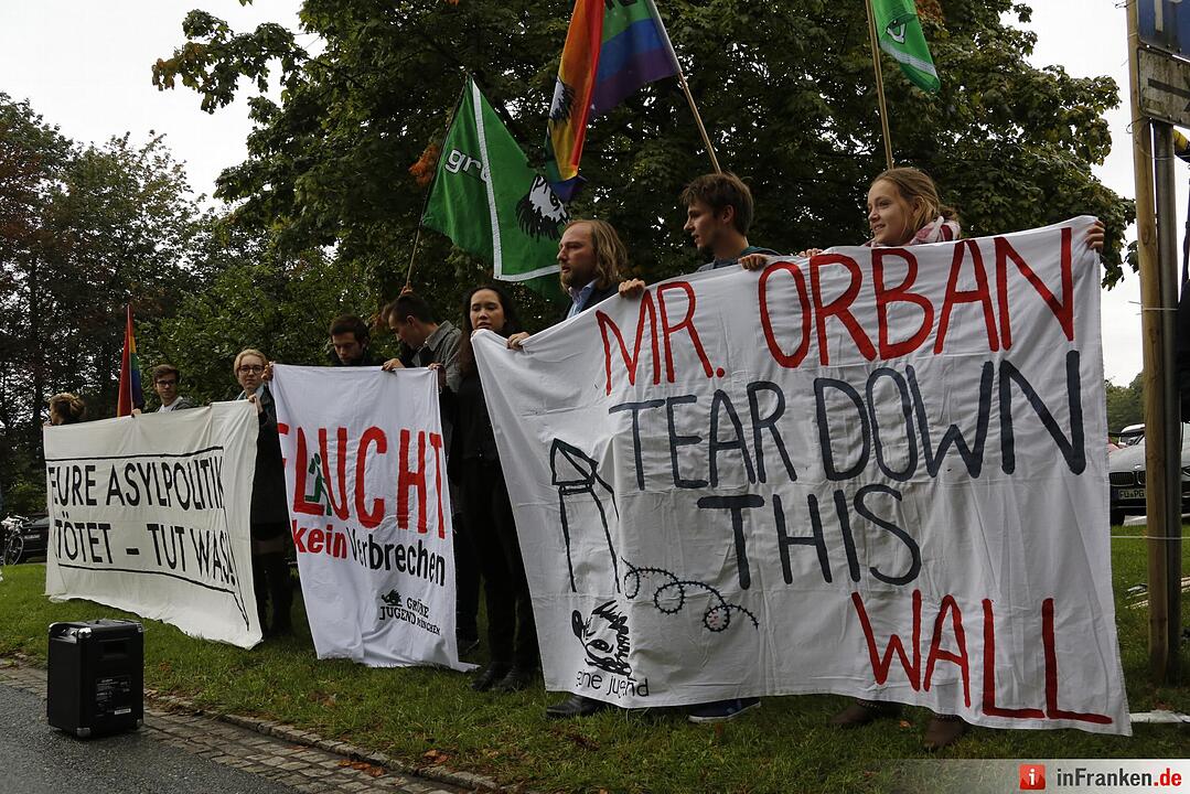 Orban besucht CSU in Kloster Banz: Opposition demonstriert