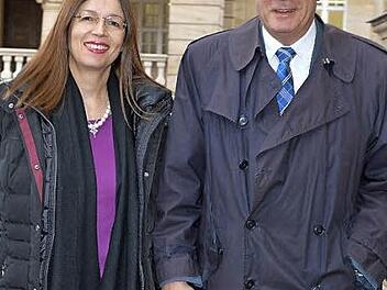 Hand in Hand: der einstige Oberhaider Pfarrer Stefan Hartmann mit seiner Partnerin Sandra Dorn Foto: Ronald Rinklef