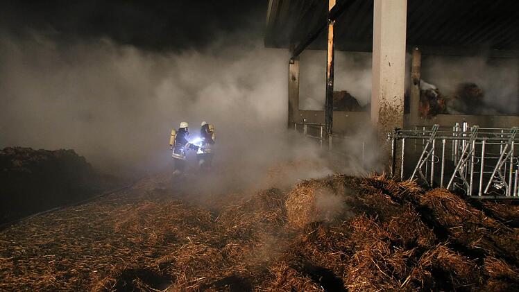 Eindrücke vom Brand in Haard in der Nacht auf Sonntag. Foto: Ralf Ruppert