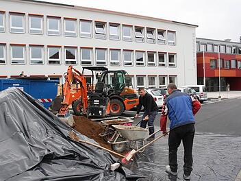 Der Um- und Ausbau des Jack-Steinberger-Gymnasiums ist bis auf Restarbeiten abgeschlossen, der Unterricht konnte beginnen.  Foto: Edgar Bartl