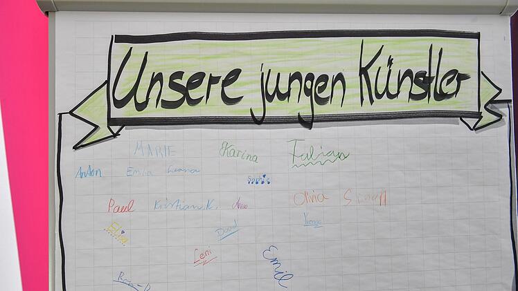 Weltkindertag: Etwa 120 junge Künstler waren am Donnerstag in der Zentralredaktion am Werkeln. Foto: Ronald Rinklef,
