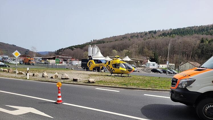 Vier Verletzte sind die Bilanz eines Verkehrsunfalls am frühen Mittwochnachmittag an der Kreuzung in der Kissinger Straße in Bad Brückenau auf Höhe des Autohauses Löhmer. Foto: Michael Krug, Feuerwehr Bad Brückenau