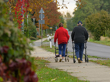 Deutlich weniger Rente ab März: Millionen Senioren betroffen