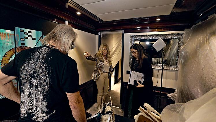 Die Umbauarbeiten der "Indigo Star" stressen Carmen und Robert Geiss sehr.