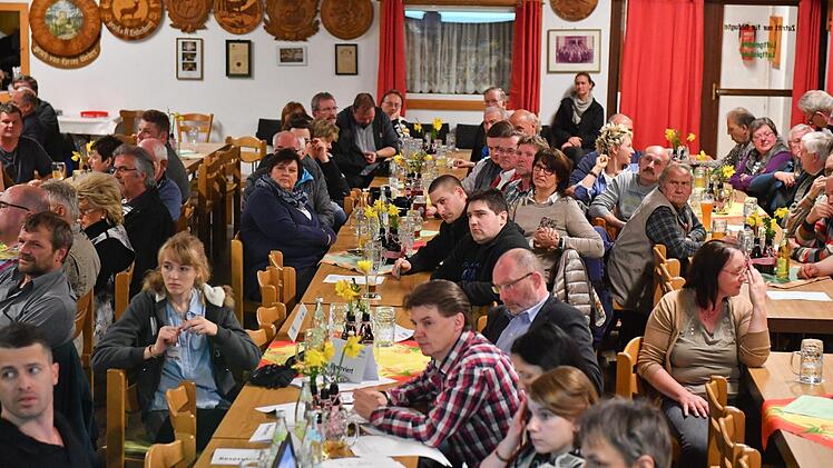 Impressionen vom Diskussionsabend in Stadtsteinach Foto: Ronald Rinklef