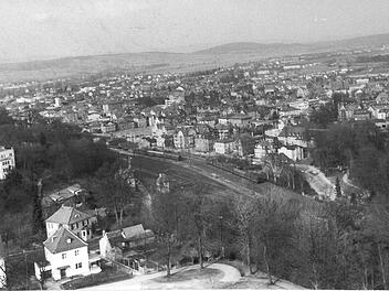 Blick Richtung Bahnhofsplatz in Coburg im Jahr 1964: ohne HUK und ohen Stadtautobahn.Foto: Tageblatt-Archiv