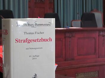 Im Prozess gegen fünf rumänische Angeklagte wegen schweren Bandendiebstahls - Tatort war die Firma AFC Hartmetall in Mainleus - wurde am Mittwoch plädiert. Am Montag verkündet die Strafkammer ihr Urteil. Symbolfoto: Stephan Tiroch