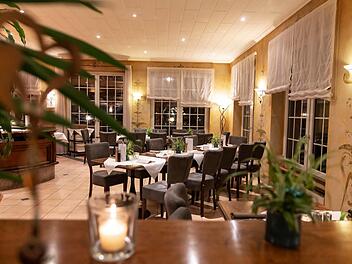 Das Restaurant "Rossini" in Lichtenfels wartet seit Wochen auf Kundschaft, die nicht nur abholt. Fotos: Kreier