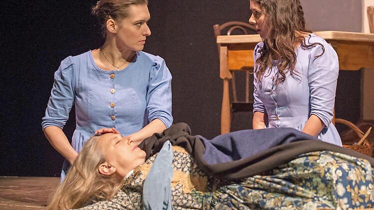 Christina Woike, Loes Snijders und Katja Schanz in "Babettes Fest" Foto: Ralph Brugger
