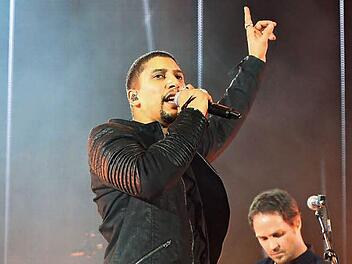 Andreas Bourani bei seinem Auftritt in der Brose-Arena Fotos: RiegerPress