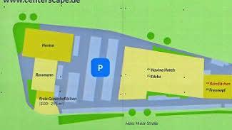 Das Bauschild zeigt die Nutzer an. Hinter "Freie Gewerbeflächen" (links) steckt ein Restaurant.  Foto: Richard Sänger