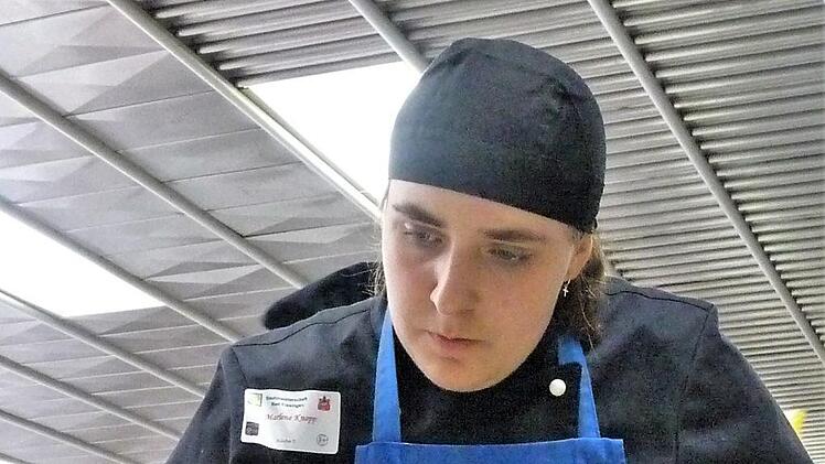 Marlene Knopp (Dorint-Hotel Bad Brückenau) errang bei den Köchen trotz fehlender Vorbereitungszeit den ersten Platz.  Luisa Lochner