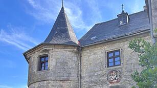 Jahrhundertealte Geschichte: Geheimnisvolles Schloss in Franken zu verkaufen