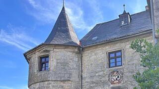 Jahrhundertealte Geschichte: Geheimnisvolles Schloss in Franken zu verkaufen