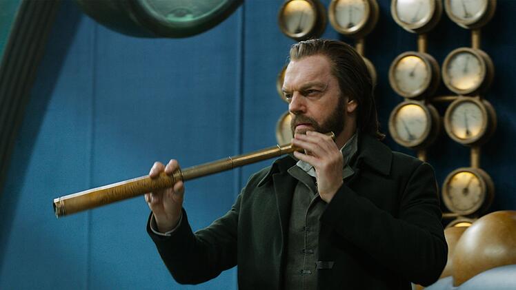 Der Anf&uuml;hrer von London, Thaddeus Valentine (Hugo Weaving), will die Weltherrschaft an sich rei&szlig;en.