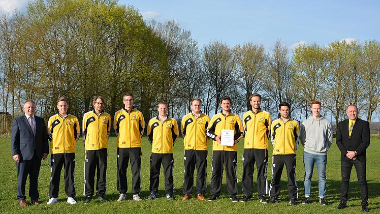 Geehrt wurden auch die Mannschaft des Jahres (FC Thulba) sowie der Sportler des Jahres (Nick Przeliorz).