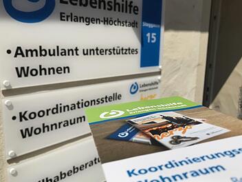 In der Steggasse 15 gibt es das besondere Angebot der Lebenshilfe.  Fotos: Michael Busch