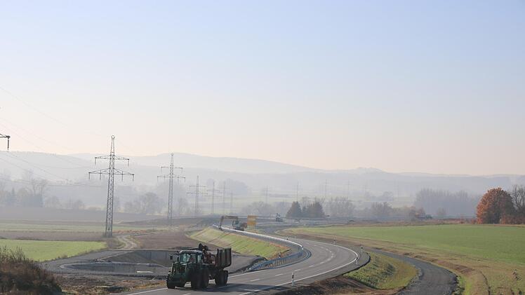 Südlich des Ortes verläuft neben der Umgehung ein Wirtschafts- und Radweg.Foto: Katrin Geyer