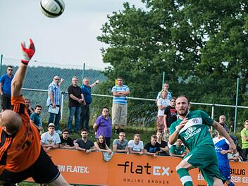 Frohnlachs Torwart Bastian Bauer ist am Mittwochabend gefordert, wenn der FC Amberg im Willi-Schillig-Stadion aufkreuzt. Foto: Archiv