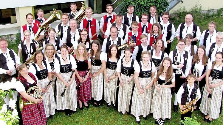 Zweimal "sehr guter Erfolg" wurden den Ebensfelder Musikern beim Wertungsspiel in Priesendorf bescheinigt. Foto: Otto Weidner
