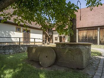 Frensdorf: Gaststätte des Bauernmuseums lädt zu Federweißerfest ein - mit Musik und offizieller Eröffnung