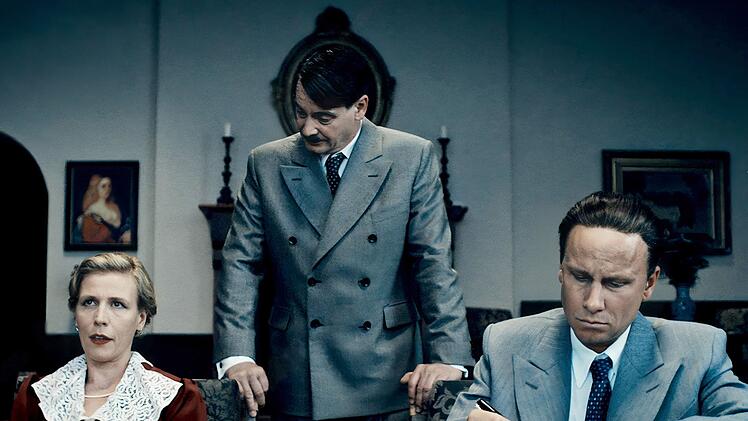 Im Spielfilm "F&uuml;hrer und Verf&uuml;hrer" verk&ouml;rpert Schauspielerin Franziska Weisz Magda Goebbels, die Ehefrau von Joseph Goebbels (Robert Stadlober). Hitler wird von Fritz Karl gespielt.