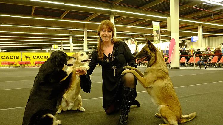 Die mit den Hunden tanzt: Mica Köppel aus Augsburg hat's drauf. Fotos: Nikolas Pelke