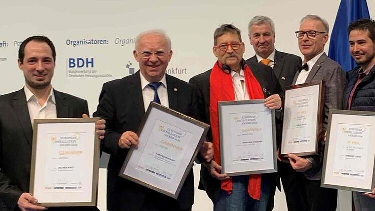 Hans Schwender (Zweiter von links)  wurde in Frankfurt mit dem European Innovation Award ausgezeichnet. Foto: privat