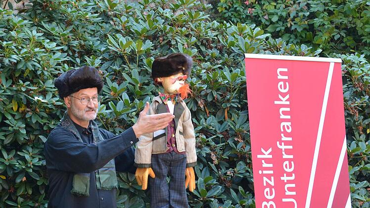 Thomas Glasmeyer sorgte mit seinem Puppenspiel für viele Schmunzler. Foto: Björn Hein