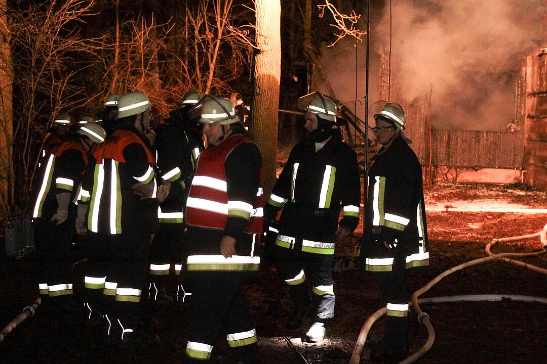 Mittelfranken: Wohnhaus brennt völlig nieder
