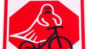Die "Geisterradler"-Warnschilder für Radfahrer, die in falscher Fahrtrichtung auf den Radwegen unterwegs sind, wurden nun offiziell vorgestellt.