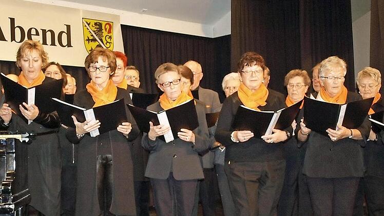 Der katholische Kirchenchor erfreute die Gäste mit zwei Chorsätzen.