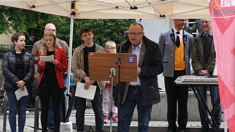 Christian Hoyer gab einen geschichtlichen Überblick und über die Entwicklung der Stadt Herzogenaurach und Europa.    Foto: Richard Sänger