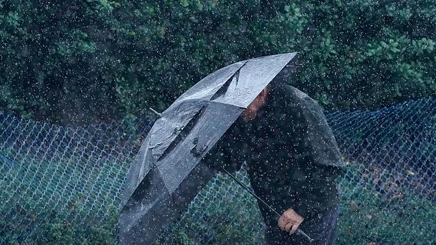 Wetter in Franken: DWD warnt vor Sturmb&ouml;en und Dauerregen