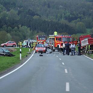 Frontalcrash mit Lkw in Oberfranken - 34-jähriger Autofahrer stirbt