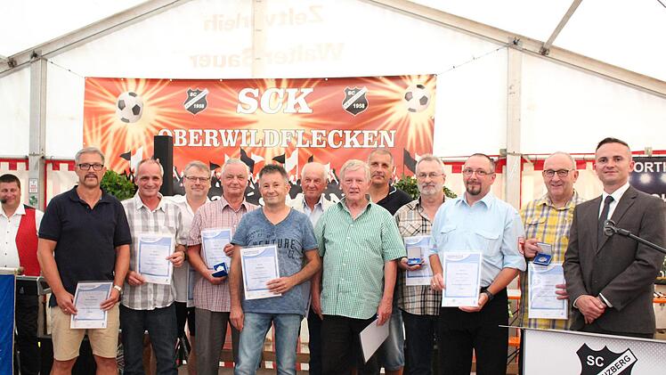 Ehrungen beim Kommersabend des SCK Oberwildflecken. Foto: Sebastian Schmitt