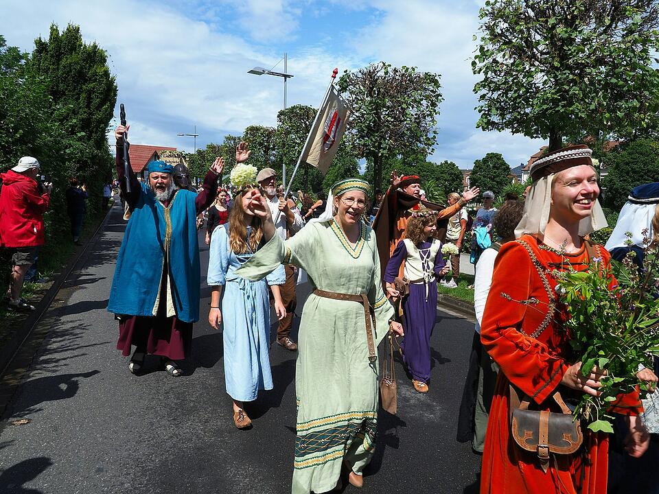 Großer historischer Festzug durch Bad Kissingen!