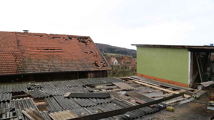 Beschädigtes Dach bei Lützelsdorf Foto: Franz Galster