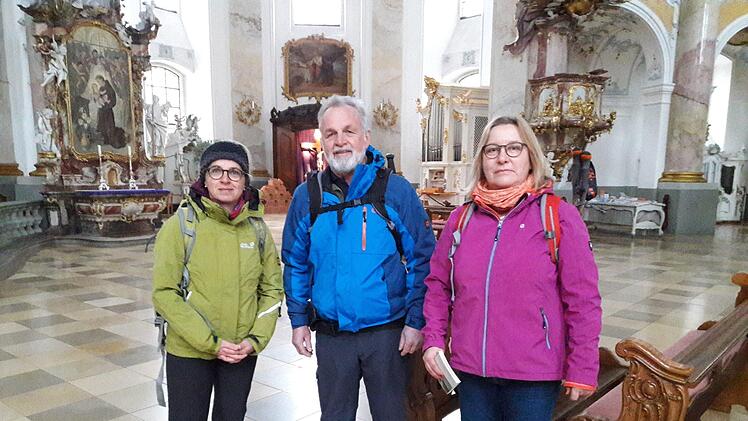 Susanne Maaß (li), Dieter Sawinsky und  Ulrike Wilke am Start in der Basilika Vierzehnheiligen. Foto: irfe