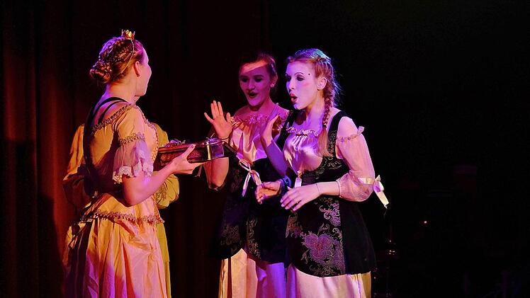 Abschluss-Show im Circus Luna nach dem Pfingstcamp  Foto: Gerd Schaar