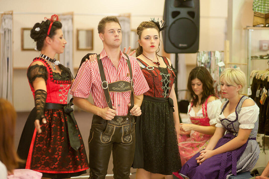 Sandmadla Kuer - Trachtenhof Nuebler