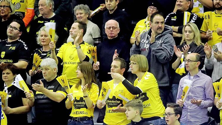 Exakt 35 Sekunden mussten die Coburger Zuschauer gestern Abend nur stehen, dann erzielte nämlich Adnan Harmadic (Bild oben) den 1:0-Führungstreffer für den gastgebenden Außenseiter.