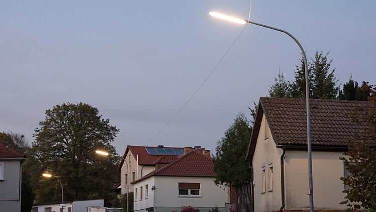 In Obertheres und Untertheres werden 142 Lichtpunkte an Straßenlaternen durch LED-Lampenköpfe ersetzt.Ulrike Langer
