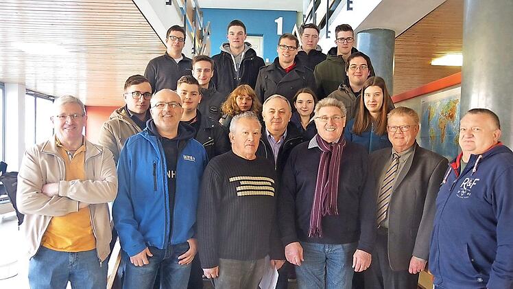 An der Kronacher Berufsschule fand die Verkehrssicherheits-Aktion "Eva"statt. Foto: Heike Sch&uuml;lein